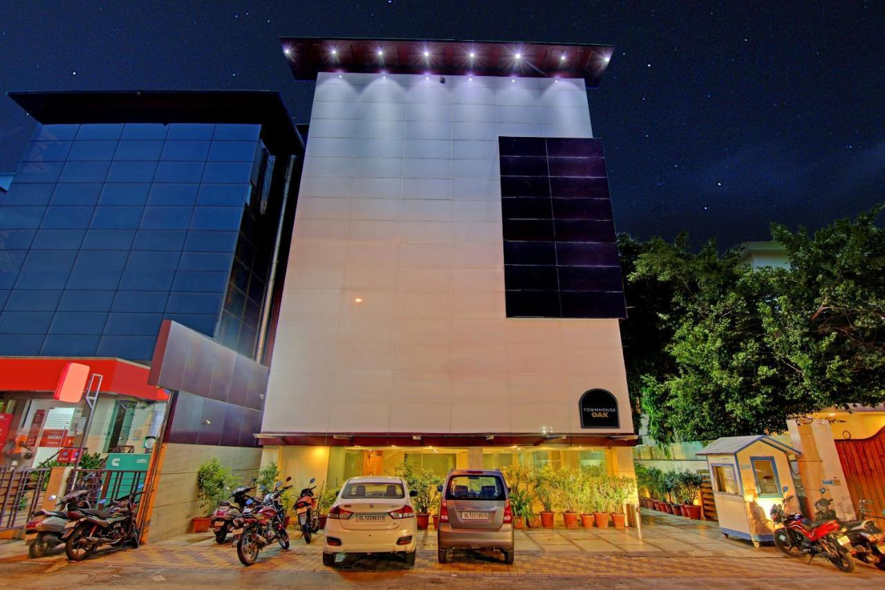 Townhouse Oak Safdarjung Hotel New Delhi Eksteriør billede