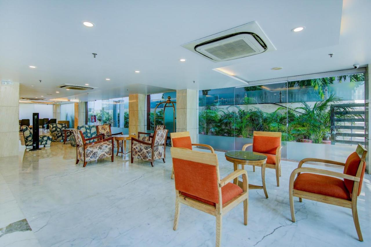 Townhouse Oak Safdarjung Hotel New Delhi Eksteriør billede