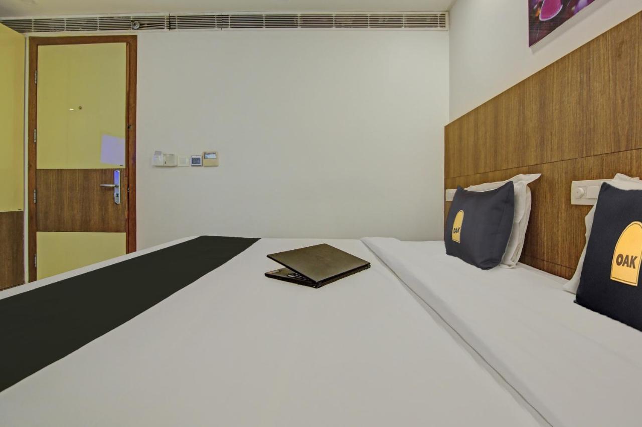 Townhouse Oak Safdarjung Hotel New Delhi Eksteriør billede