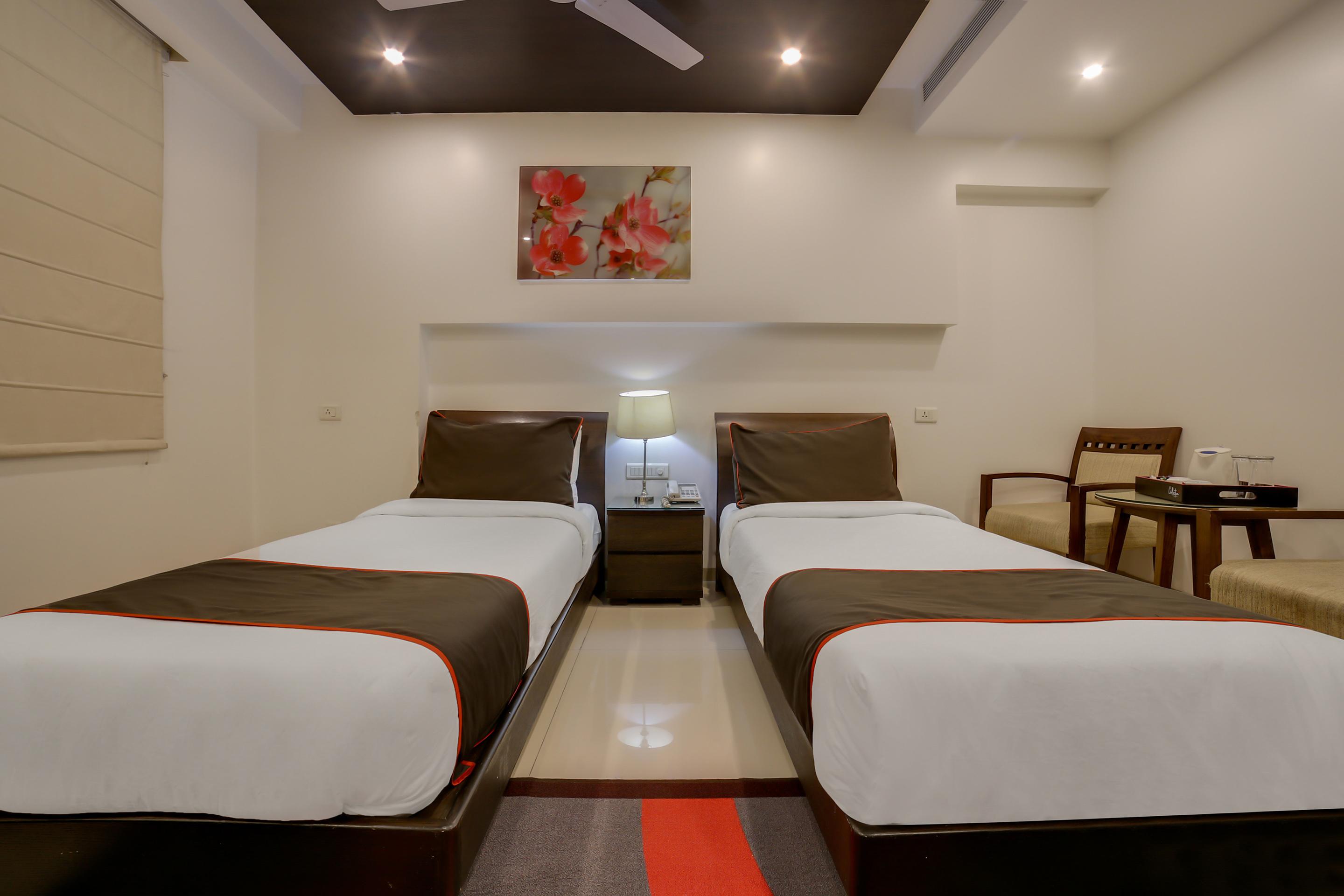 Townhouse Oak Safdarjung Hotel New Delhi Eksteriør billede